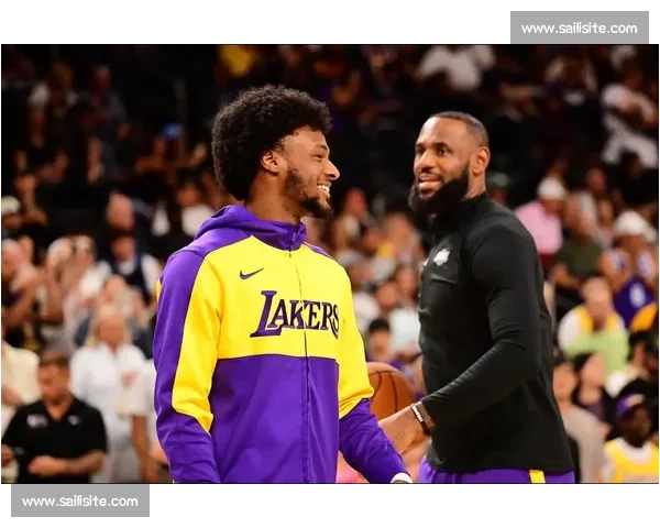 詹姆斯转发布朗尼扣篮训练：父子齐力见证成长！